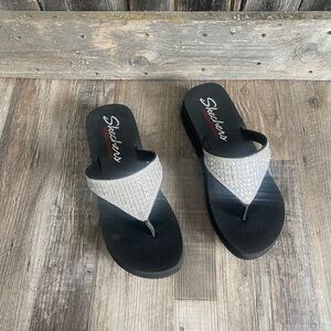 Sketchers sandals